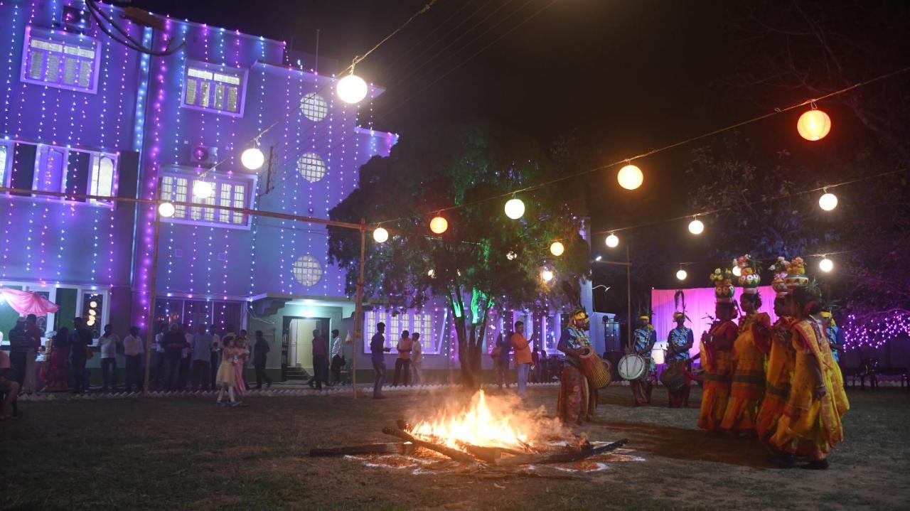 Jhargram Eshani Hotels And Guest House Bagian luar foto