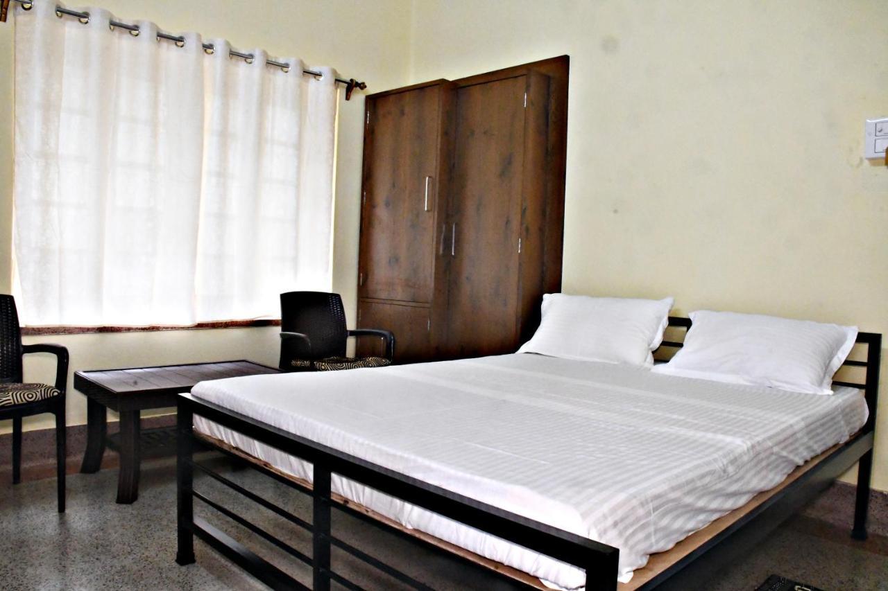 Jhargram Eshani Hotels And Guest House Bagian luar foto